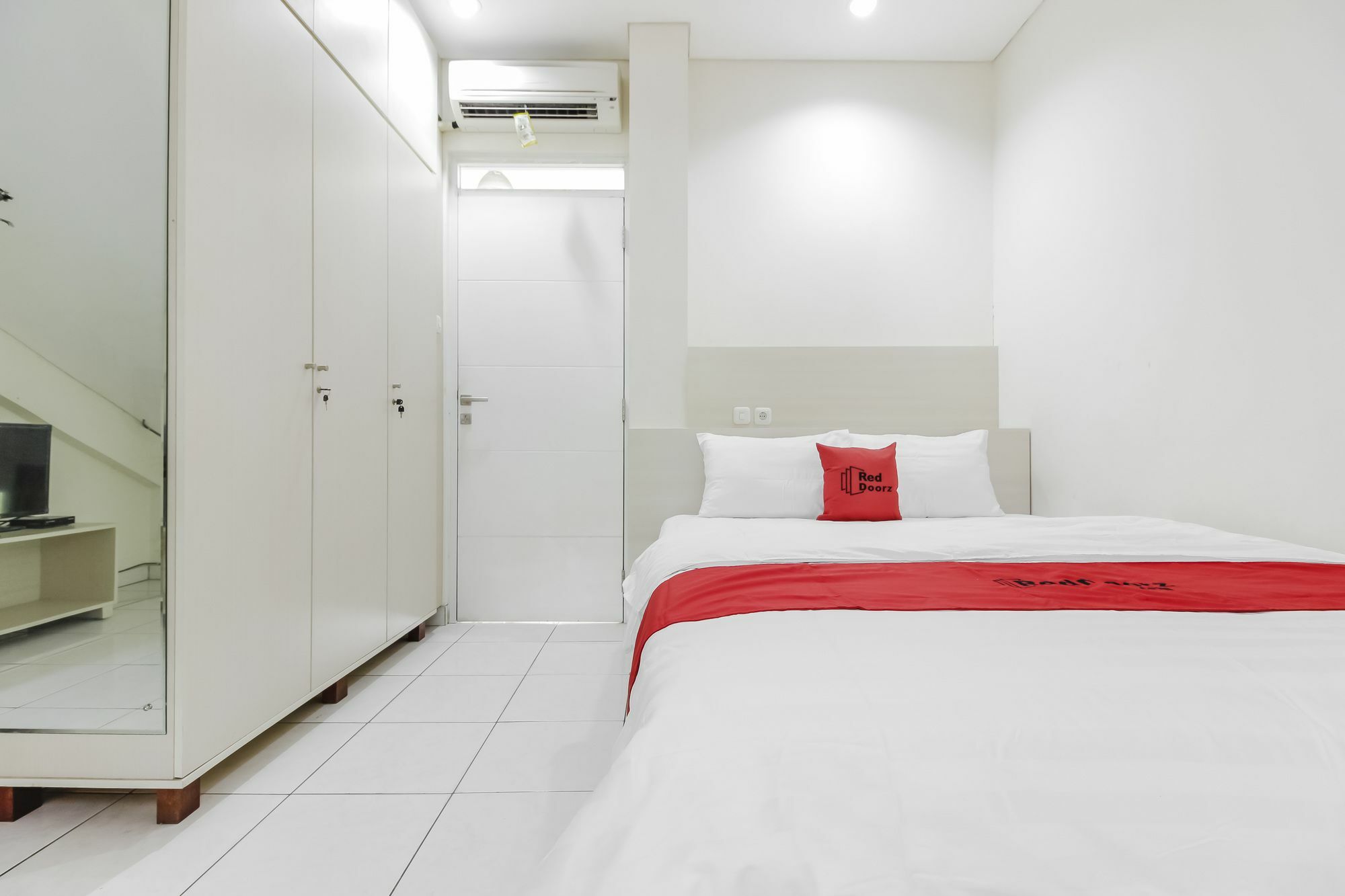 Reddoorz Near Pancoran Jacarta Exterior foto